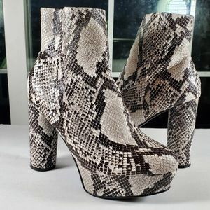 Snakeskin Ankle Boot 👢